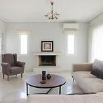 Апартаменты Vasilopoulos Residences - Ioni & Neso, Eliana & Melanthia Аргостолион